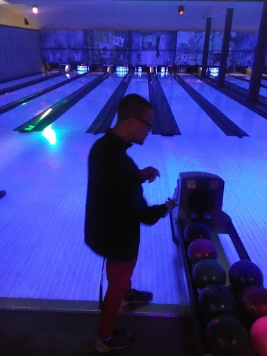 Bowling Alley «Air Lanes Bowling Center», reviews and photos, 4200 Fleur Dr, Des Moines, IA 50321, USA