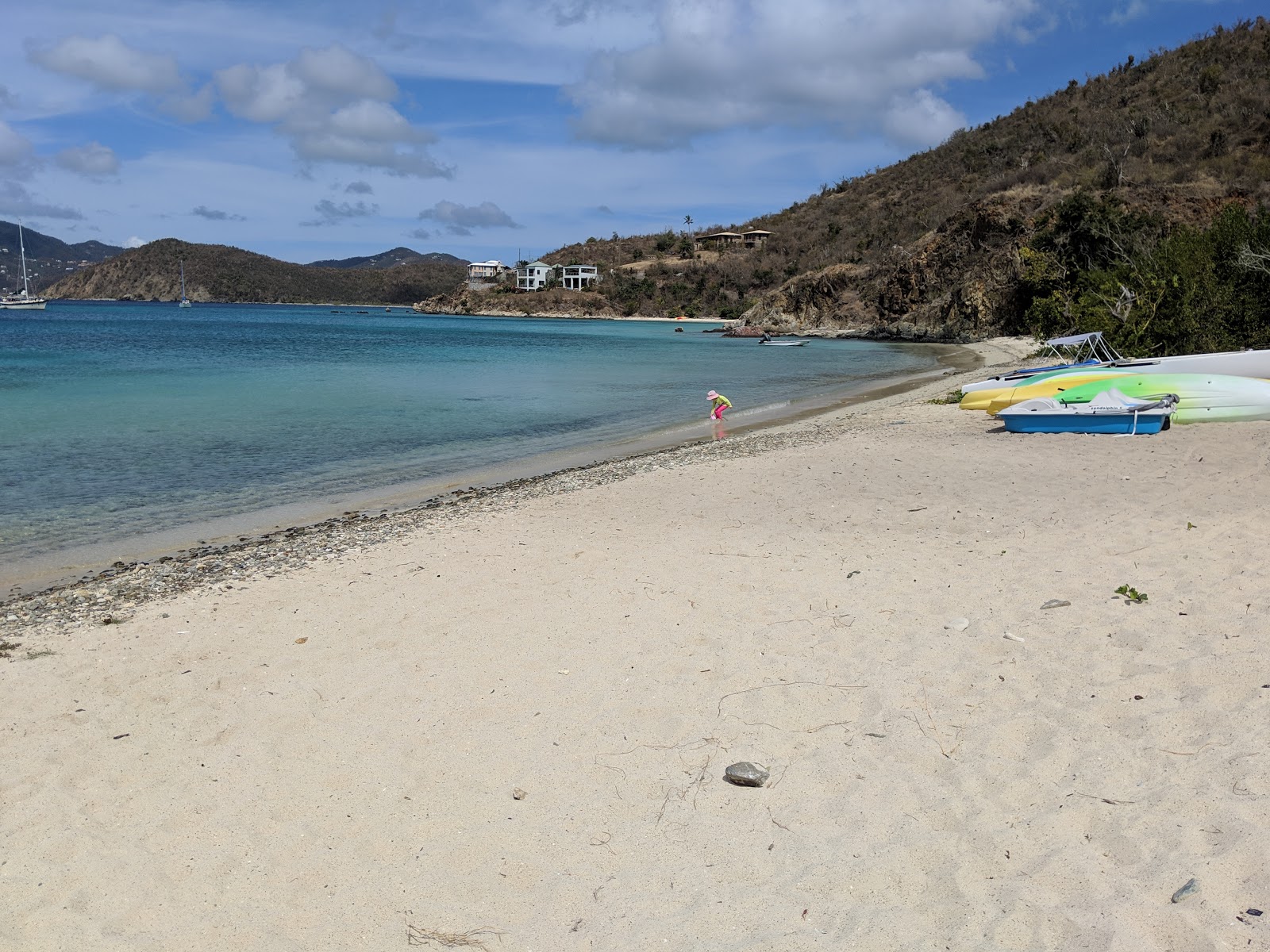 Foto af Hansen Bay beach med turkis rent vand overflade