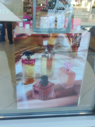 Cosmetics Store «Ulta Beauty», reviews and photos, 257 E 17th St, Costa Mesa, CA 92627, USA