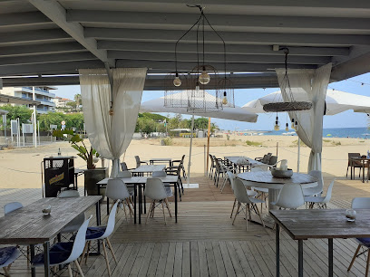 Mío Beach Club Restaurant - Passeig del Marquès de Casa Riera, 1, 08394 Sant Vicenç de Montalt, Barcelona, Spain