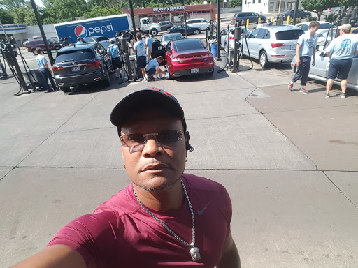 Car Wash «Waterway Carwash», reviews and photos, 10850 Manchester Rd, Kirkwood, MO 63122, USA