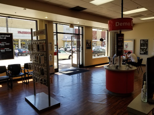 Cell Phone Store «Verizon Authorized Retailer - A Wireless», reviews and photos, 285 E 5th St c, Long Beach, CA 90802, USA
