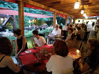 Atmosphère du Restaurant français Guinguette la Famourette à Aniane - n°16