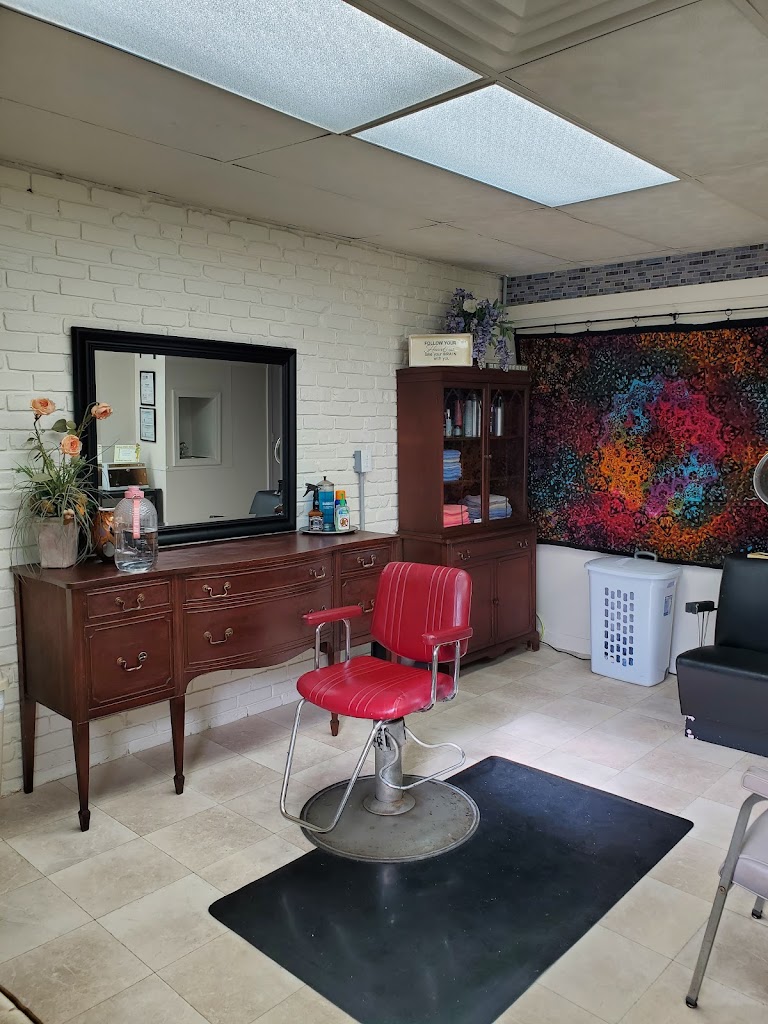 Stylin' Station Salon 38301