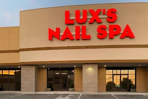 Lux's Nail spa image