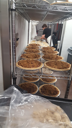 American Restaurant «Cracker Barrel Old Country Store», reviews and photos, 2858 N Glenstone Ave, Springfield, MO 65803, USA