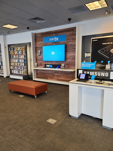 Cell Phone Store «AT&T», reviews and photos, 4417 13th Ave S, Fargo, ND 58103, USA