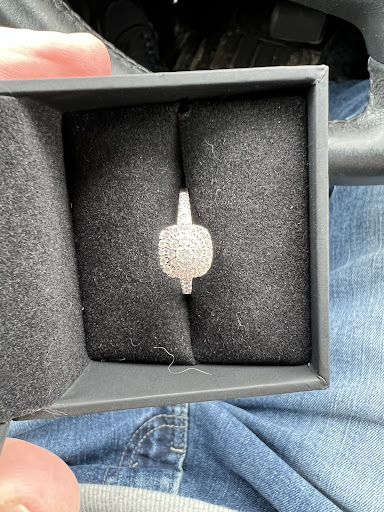 Jewelry Store «Kay Jewelers», reviews and photos, 263 Southland Mall, Hayward, CA 94545, USA