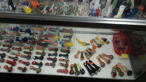 Tobacco Shop «One Love Tobacco & Gifts», reviews and photos, 7116 Gulf Blvd, St Pete Beach, FL 33706, USA