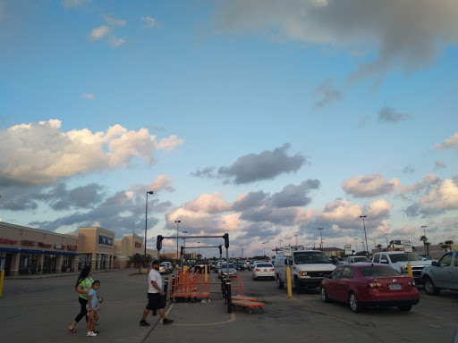 Shopping Mall «Galvez Shopping Center», reviews and photos, 6228 Broadway St, Galveston, TX 77551, USA