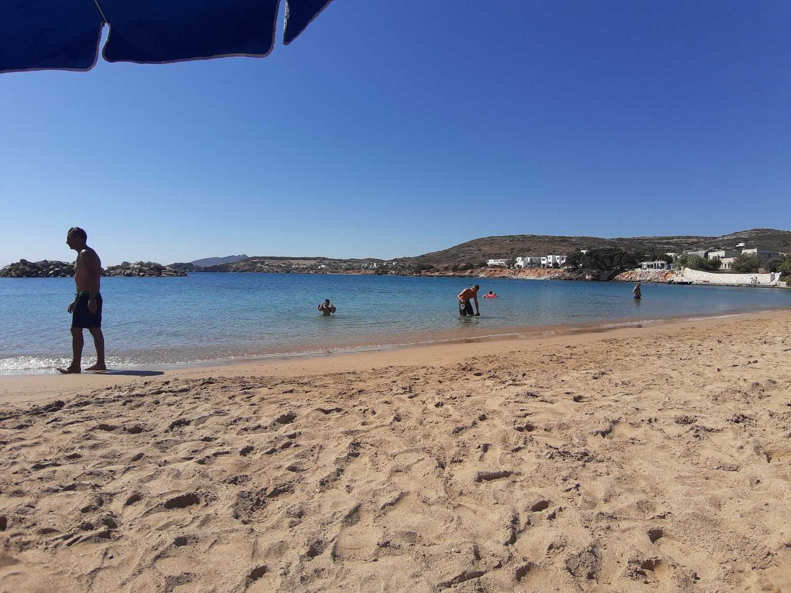 Ambela beach'in fotoğrafı imkanlar alanı