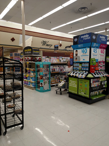 Grocery Store «Kroger», reviews and photos, 1735 N Memorial Dr, Lancaster, OH 43130, USA