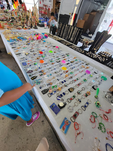 Flea Market «Parkland Flea Market & Restaurant», reviews and photos, 4994 Murfreesboro Rd, Lebanon, TN 37090, USA