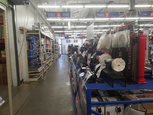 Hardware Store «Harbor Freight Tools», reviews and photos, 1349 N Blackstone Ave, Fresno, CA 93703, USA