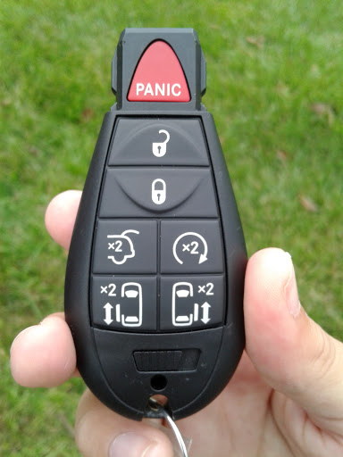 Car Dealer «Fair Oaks Chantilly Chrysler Jeep Dodge», reviews and photos, 4170 Auto Park Cir, Chantilly, VA 20151, USA