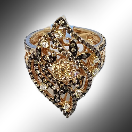 Jewelry Store «Saatchi Jewelry», reviews and photos, 4545 Austin Blvd, Island Park, NY 11558, USA