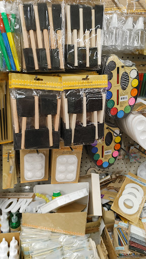 Dollar Store «Dollar Tree», reviews and photos, 646 Stewart Ave, Garden City, NY 11530, USA