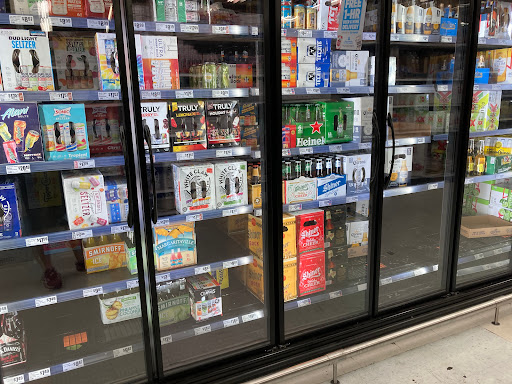 Grocery Store «H-E-B Grocery», reviews and photos, 207 E South St, Alvin, TX 77511, USA