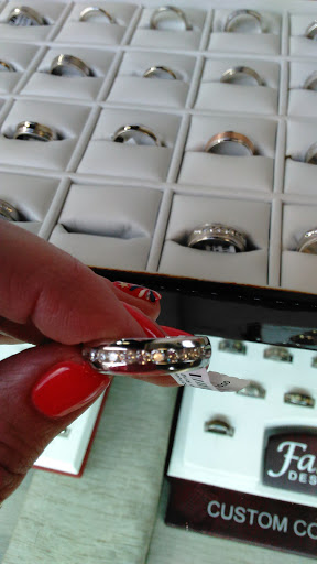 Jeweler «Jamie Hood Jewelers», reviews and photos, 2508 Avalon Ave, Muscle Shoals, AL 35661, USA