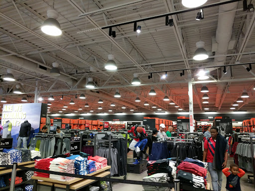 Sporting Goods Store «Nike Factory Store», reviews and photos, 5195 Factory Shops Blvd, Ellenton, FL 34222, USA
