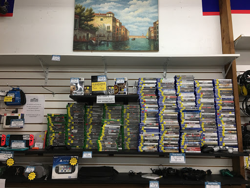 Pawn Shop «Springfield Pawn King», reviews and photos, 107 W Cook St, Springfield, IL 62704, USA