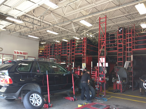 Tire Shop «Discount Tire Store», reviews and photos, 8219 Research Blvd, Austin, TX 78758, USA