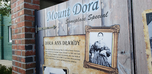 Book Store «Barrel of Books and Games», reviews and photos, 128 W 4th Ave, Mt Dora, FL 32757, USA