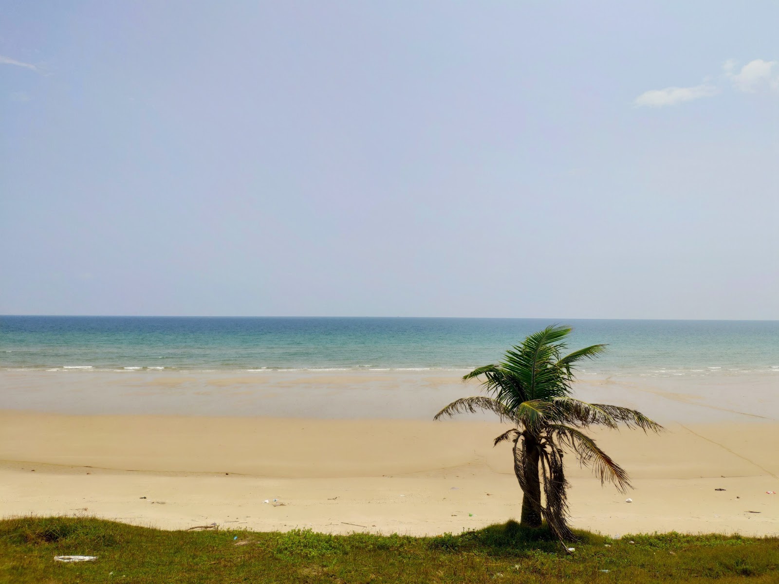 Valokuva Quan Lan Beach IIista. puhtaustasolla korkea