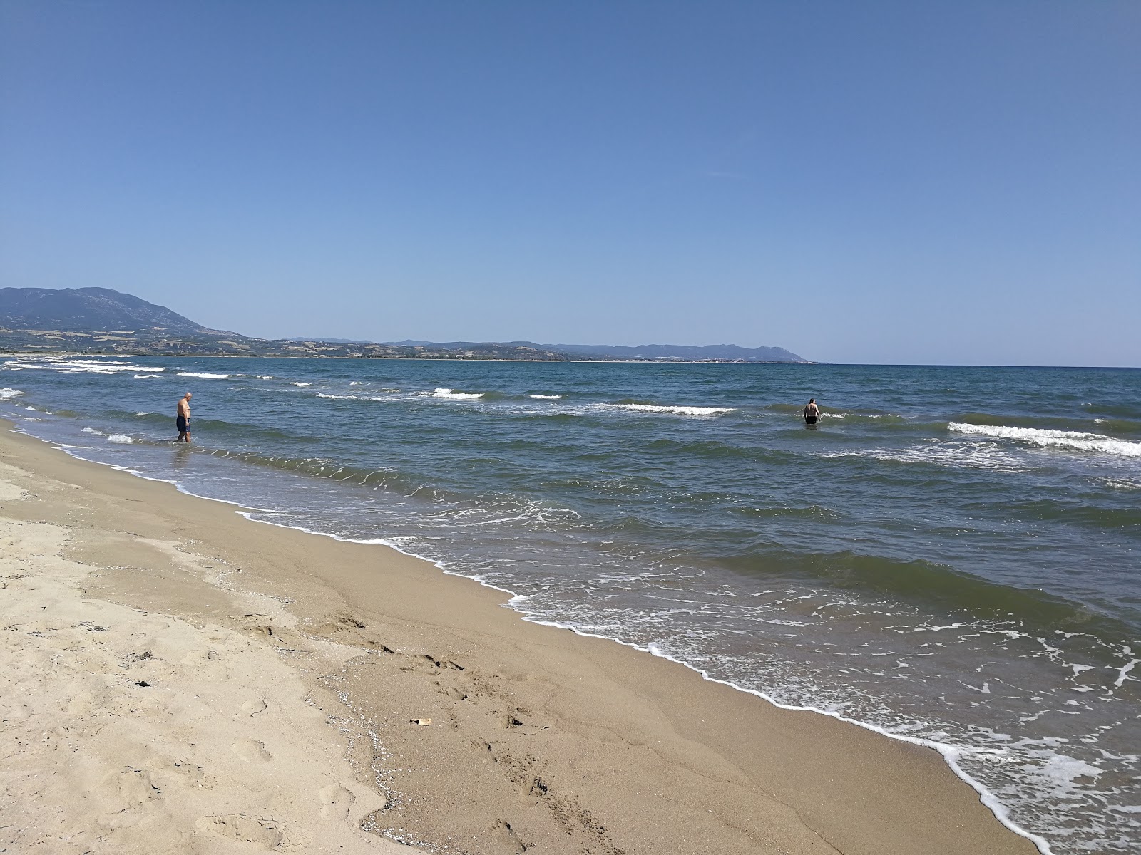 Foto van Sandy Beach gelegen in een natuurlijk gebied