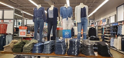 Clothing Store «Old Navy», reviews and photos, 3131 E Main St, Mohegan Lake, NY 10547, USA