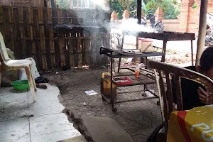 Warung ikan bakar ibu Emi(nanang dobleh) image