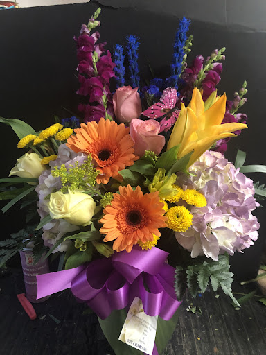 Florist «Buds & Blooms Florist», reviews and photos, 7407 Amboy Rd, Staten Island, NY 10307, USA