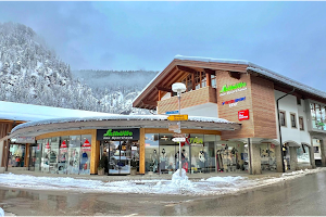 Skihütte - das Sporthaus in Reit im Winkl image