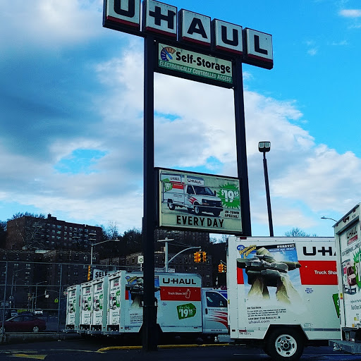 Truck Rental Agency «U-Haul Moving & Storage of Riverdale», reviews and photos, 230 W 230th St, Bronx, NY 10463, USA