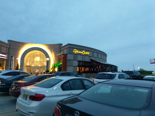Shopping Mall «Menlo Park Mall», reviews and photos, 55 Parsonage Rd, Edison, NJ 08837, USA