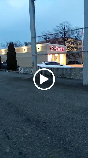 Cell Phone Store «T-Mobile», reviews and photos, 32 Parsonage Rd, Edison, NJ 08837, USA