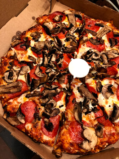 Pizza Restaurant «Round Table Pizza», reviews and photos, 1359 Washington Ave, San Leandro, CA 94577, USA