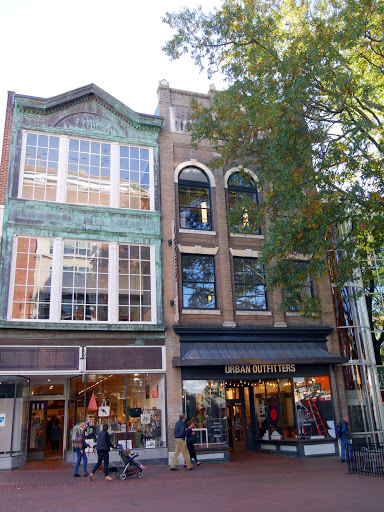 Clothing Store «Urban Outfitters», reviews and photos, 316 E Main St, Charlottesville, VA 22902, USA
