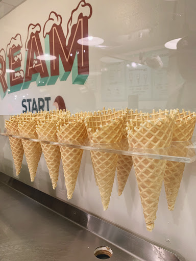 Ice Cream Shop «Zingers Homemade Ice Cream», reviews and photos, 210 Broadway St, Seaside, OR 97138, USA