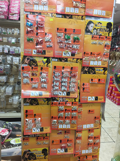 Cosmetics Store «Diamond Girl Beauty Supply», reviews and photos, 2675 NW 207th St, Miami Gardens, FL 33056, USA