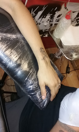 Tattoo Shop «Wolfskin Ink Tattoo», reviews and photos, 1752 W Bell Rd, Phoenix, AZ 85023, USA