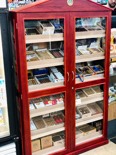 Convenience Store «Tremont Convenience Food Mart», reviews and photos, 2630 W 14th St, Cleveland, OH 44113, USA