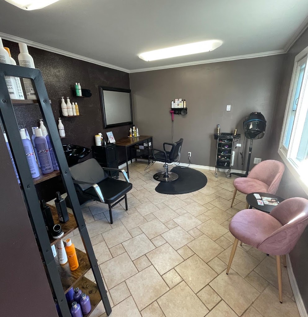 Mirror Mirror Beauty Salon 97383