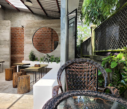 Ar-ma Cafe and Bar photo