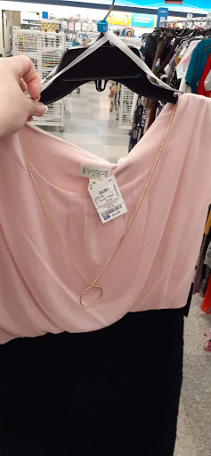 Clothing Store «Ross Dress for Less», reviews and photos, 581 Roosevelt Rd, Glen Ellyn, IL 60137, USA