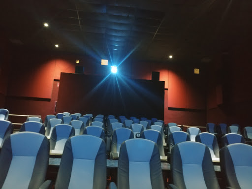 Movie Theater «Eton Square 6 Cinema», reviews and photos, 8421 E 61st St, Tulsa, OK 74133, USA