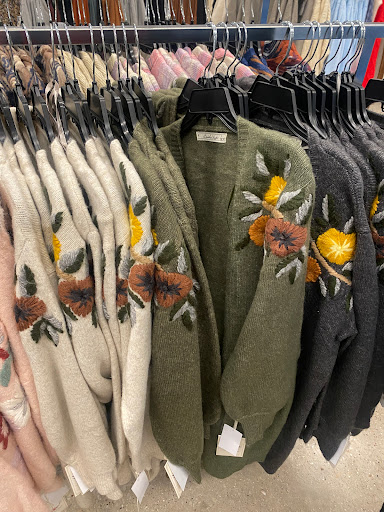 Department Store «Nordstrom Rack The Shops at Oak Brook Place», reviews and photos, 2155 22nd St, Oak Brook, IL 60523, USA