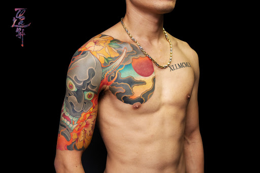 Tattoo artists realism Hanoi