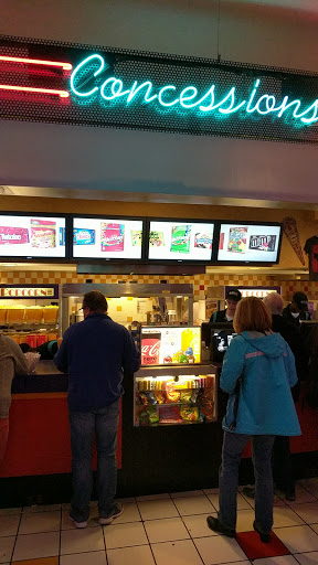 Movie Theater «Regal Cinemas Warrington Crossing 22 & IMAX», reviews and photos, 140 Easton Rd, Warrington, PA 18976, USA