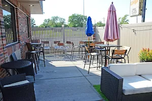 Lavue Bar & Grill image
